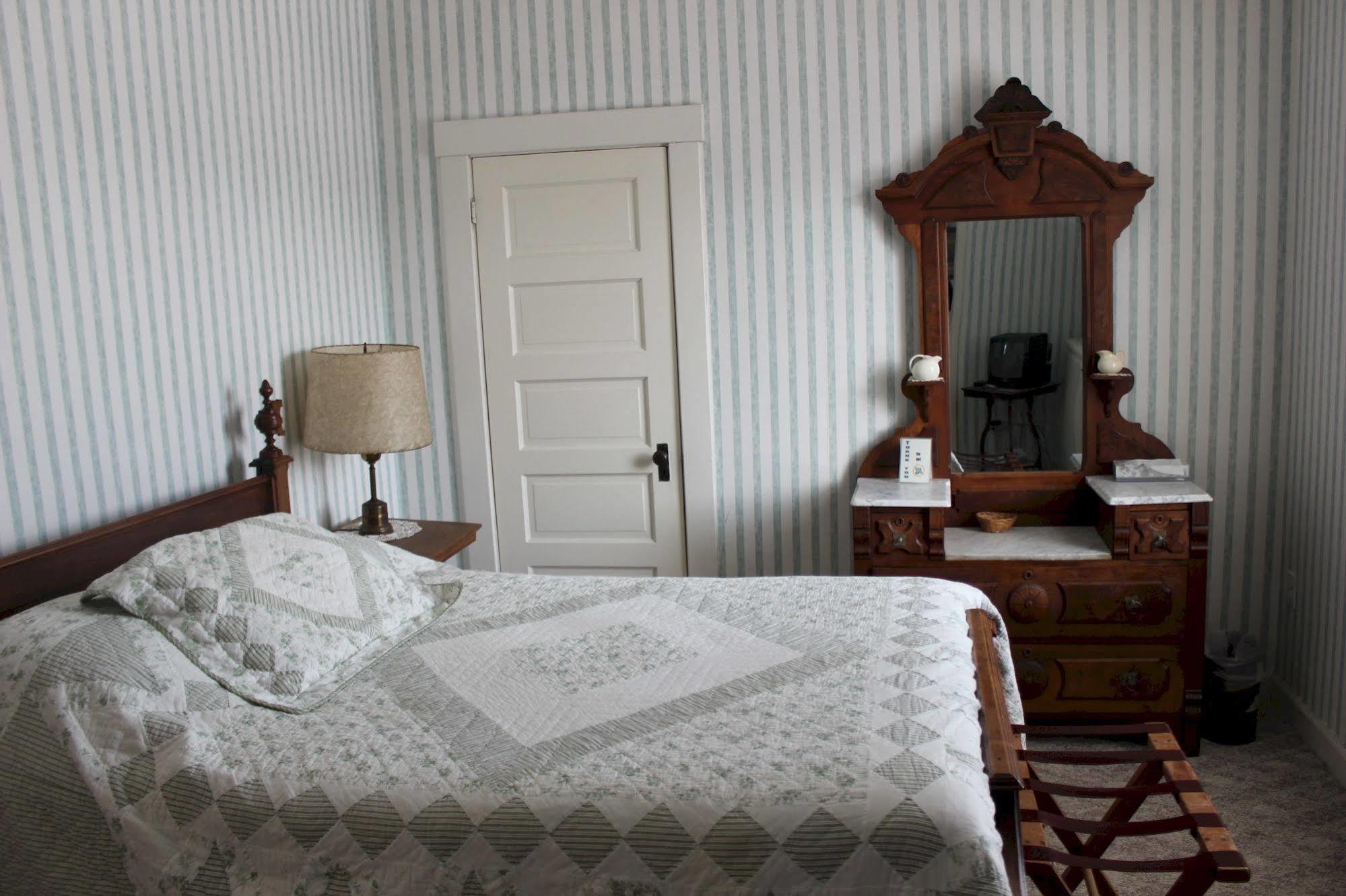 Casselman Inn Grantsville Bagian luar foto